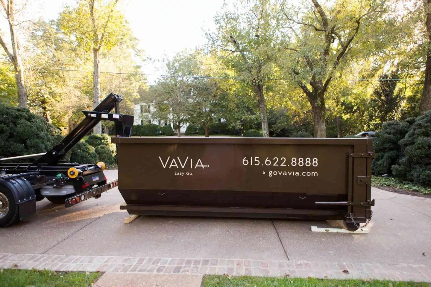Walk-in dumpsters designe